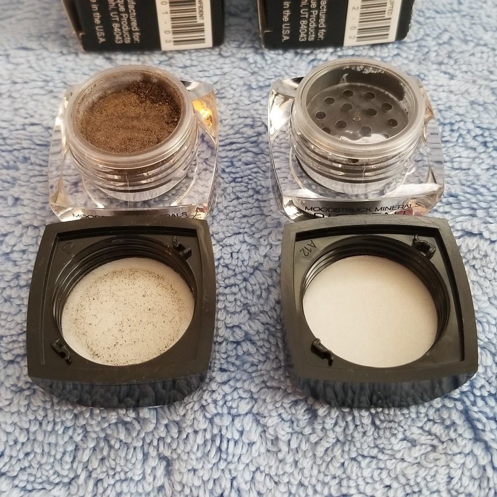 Pigment Powder Eyeshadow-BLACK ONLY